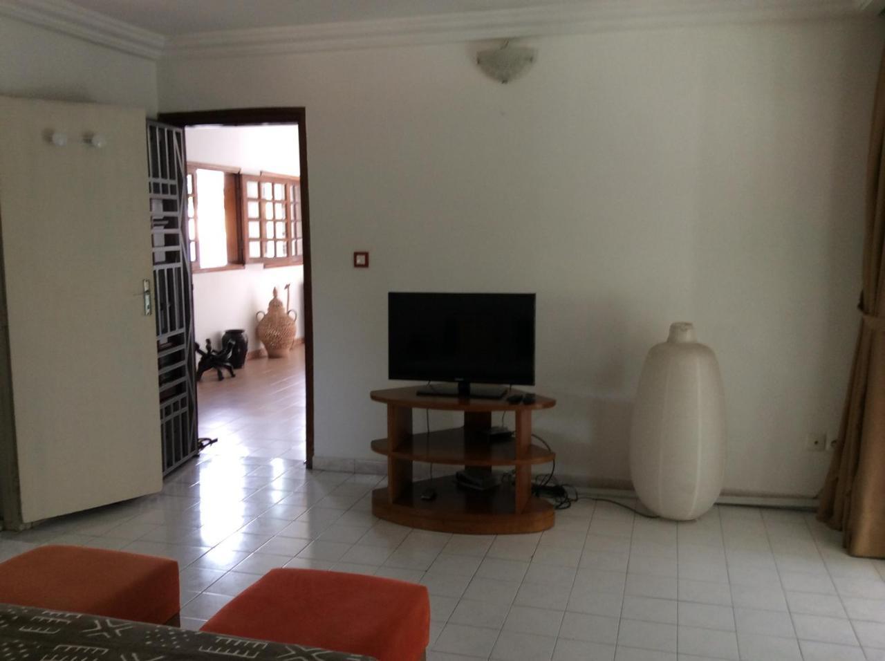 Residence Le Flamboyant Abidjan Bagian luar foto