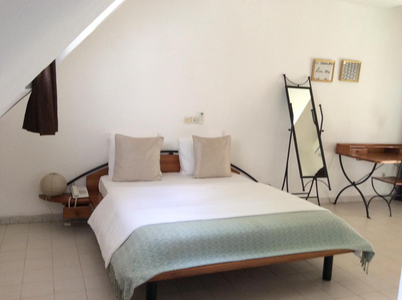 Residence Le Flamboyant Abidjan Bagian luar foto