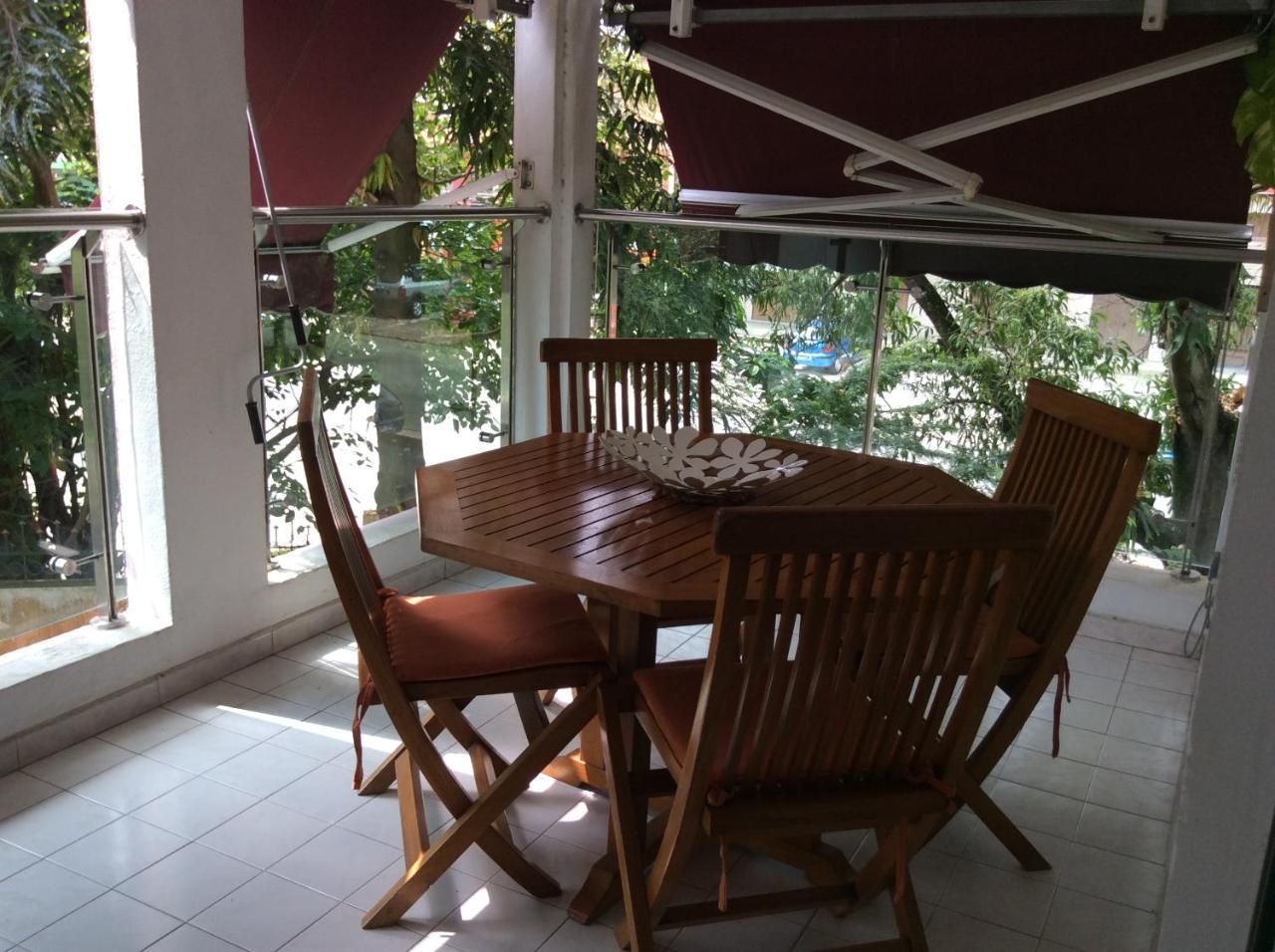 Residence Le Flamboyant Abidjan Bagian luar foto